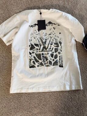 Louis Vuitton White Short Sleeve Tee with Black Graphic Motif